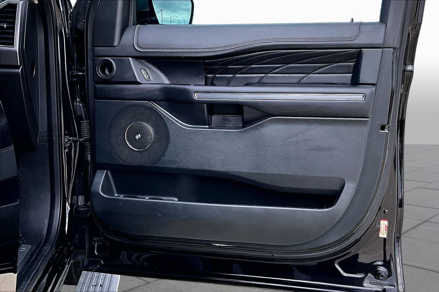 Certified 2019 Ford Expedition Platinum RWD image 41