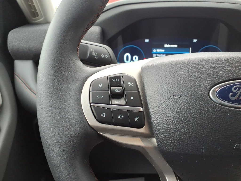 Certified 2025 Ford Explorer Active w/ Active Comfort Package AWD/4WD image 17