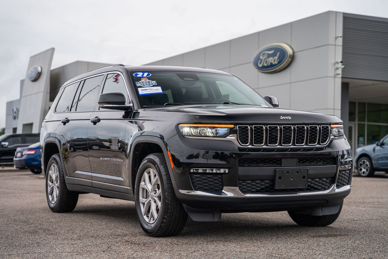 Used 2021 Jeep Grand Cherokee L Limited AWD/4WD image 1