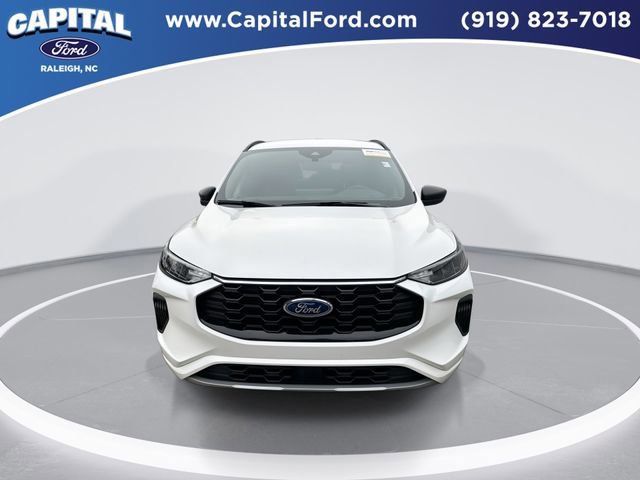Certified 2024 Ford Escape ST-Line w/ Tech Pack #1 image 9