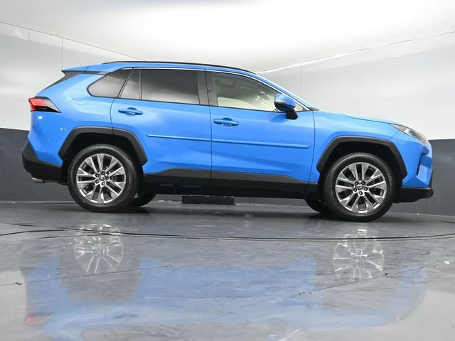 Used 2021 Toyota RAV4 XLE Premium AWD/4WD image 43