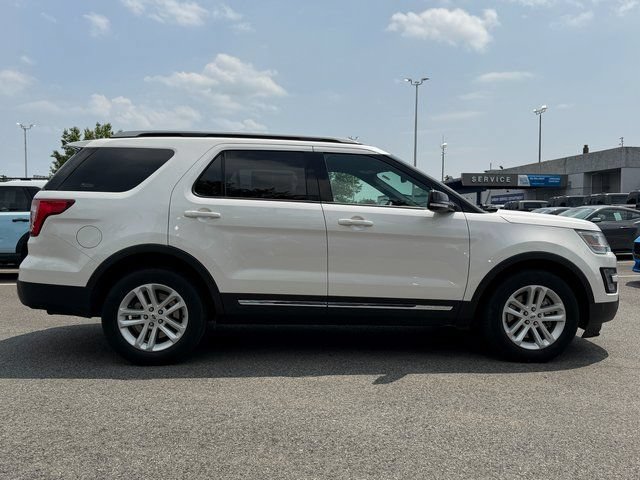 Certified 2017 Ford Explorer XLT w/ Equipment Group 202A FWD image 11