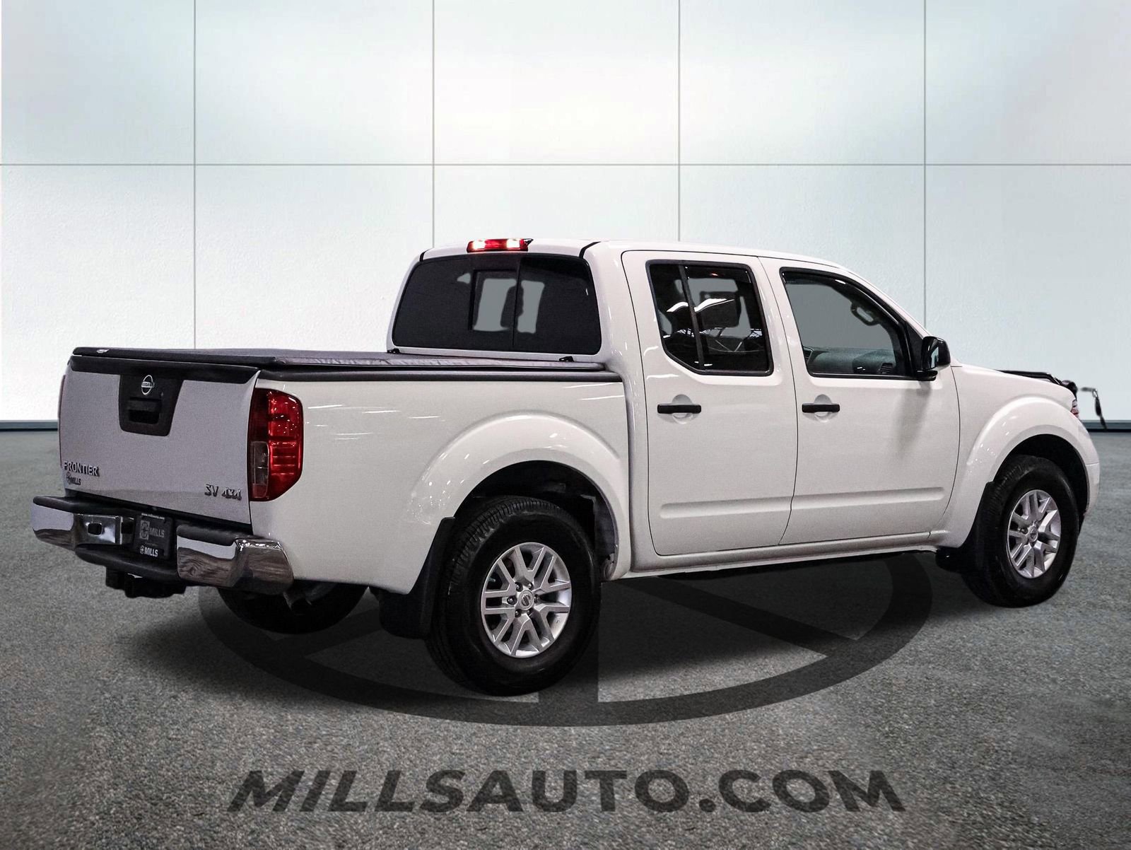 Used 2019 Nissan Frontier SV image 6