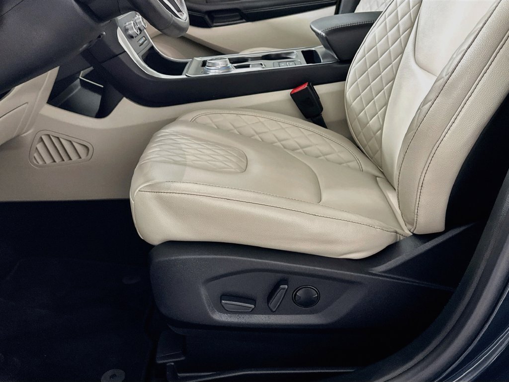 Certified 2023 Ford Edge Titanium AWD/4WD image 18