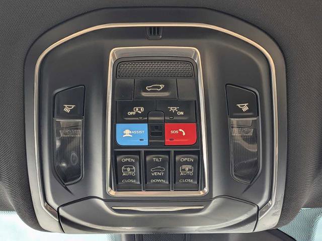 Used 2025 Jeep Grand Cherokee Limited w/ Luxury Tech Group II image 25