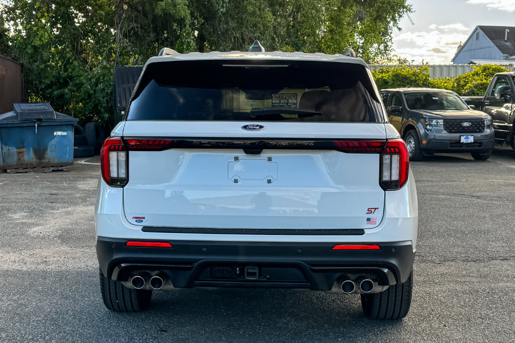 Certified 2025 Ford Explorer ST AWD/4WD image 4