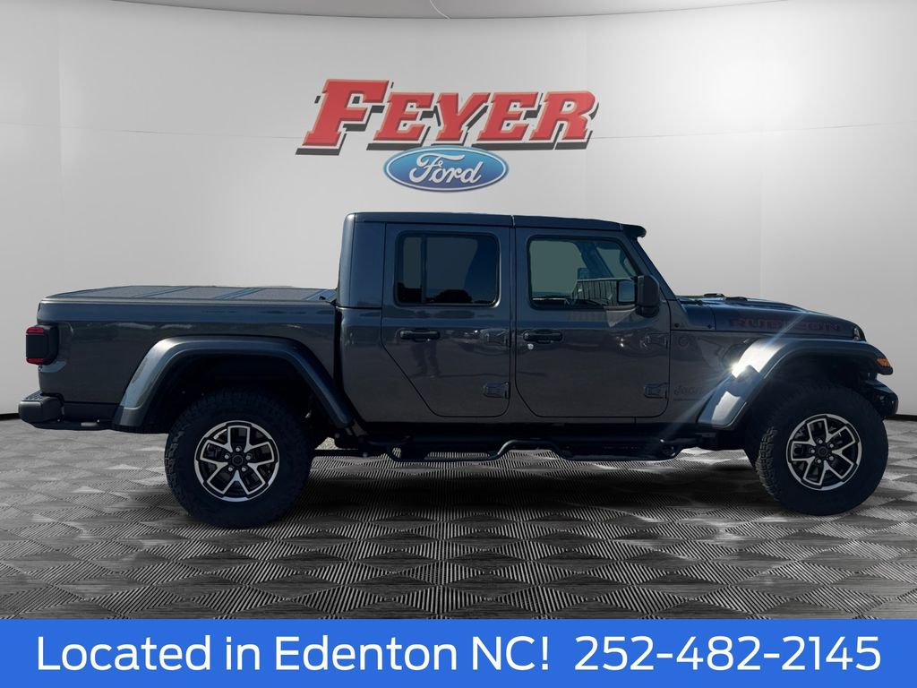 Used 2025 Jeep Gladiator Rubicon w/ Safety Group AWD/4WD image 7