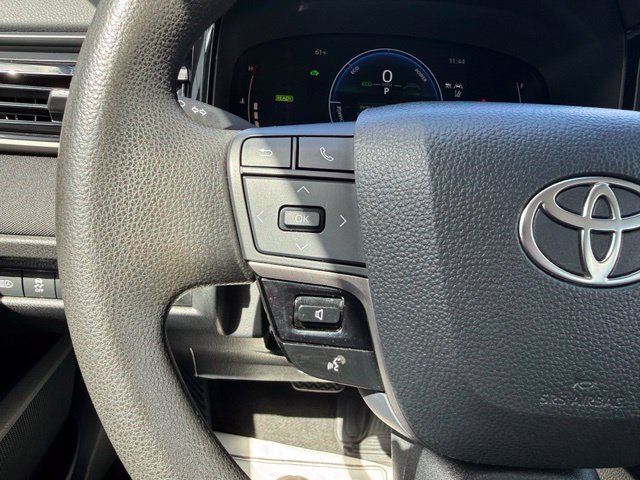Used 2025 Toyota Camry LE FWD image 38