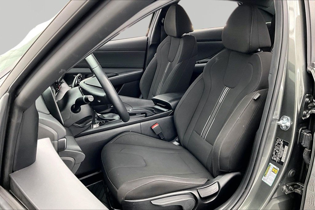 Used 2025 Hyundai Elantra Sport FWD image 25