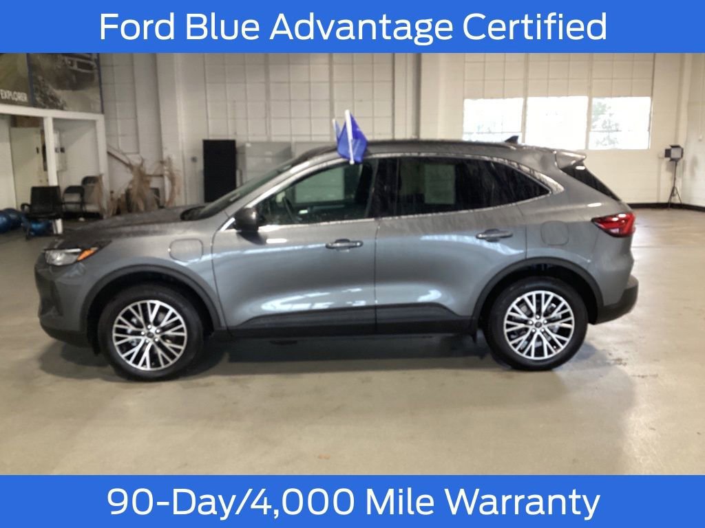 Certified 2025 Ford Escape SE w/ Class II Trailer Tow Package image 2