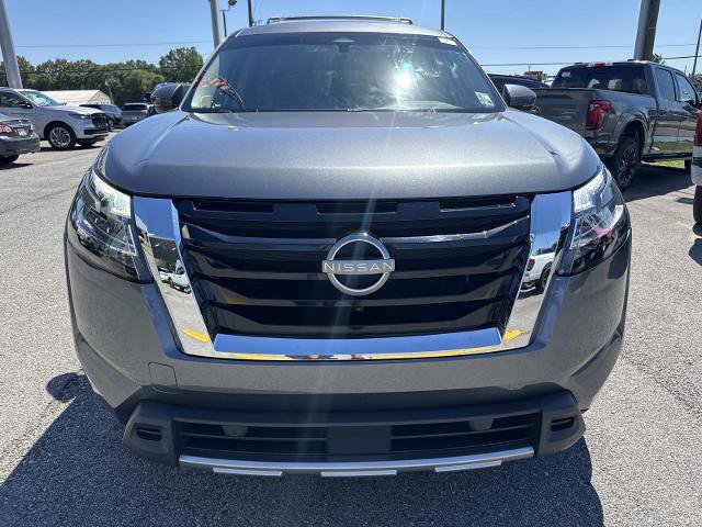 Used 2023 Nissan Pathfinder SL w/ SL Premium Package FWD image 2