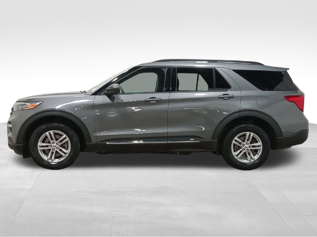 Certified 2023 Ford Explorer XLT w/ Equipment Group 202A AWD/4WD image 8