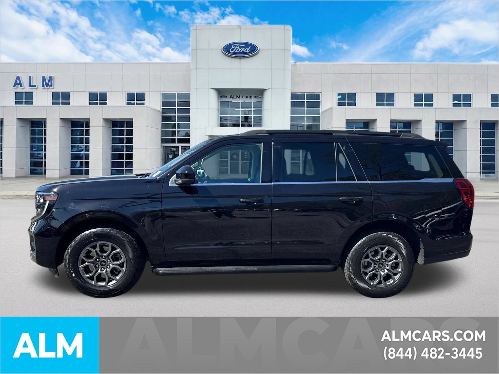 Certified 2025 Ford Expedition Active AWD/4WD image 9