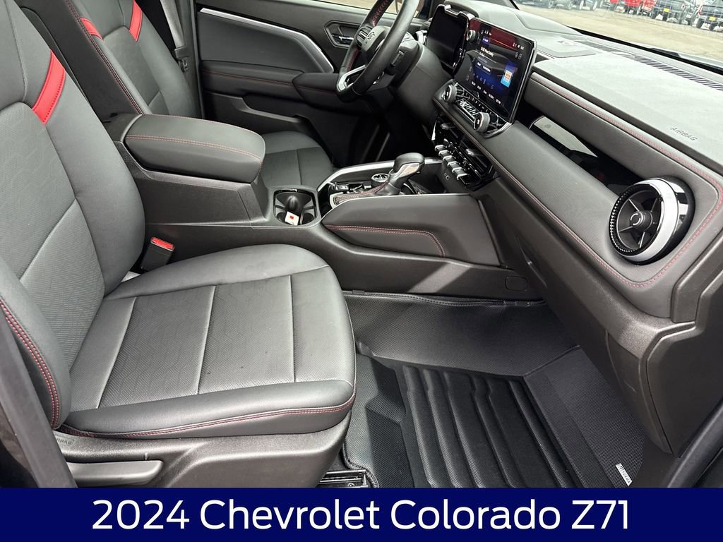 Used 2024 Chevrolet Colorado Z71 w/ Z71 Convenience Package 2 image 14