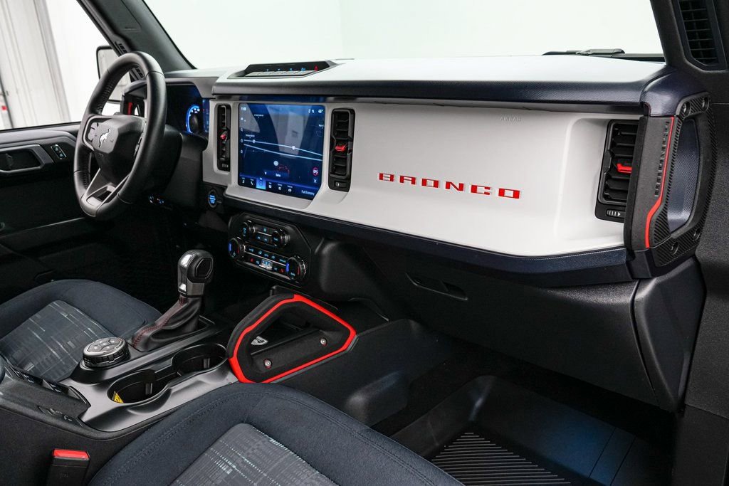 Certified 2024 Ford Bronco Heritage Edition image 30