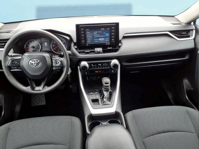 Used 2021 Toyota RAV4 LE AWD/4WD image 18