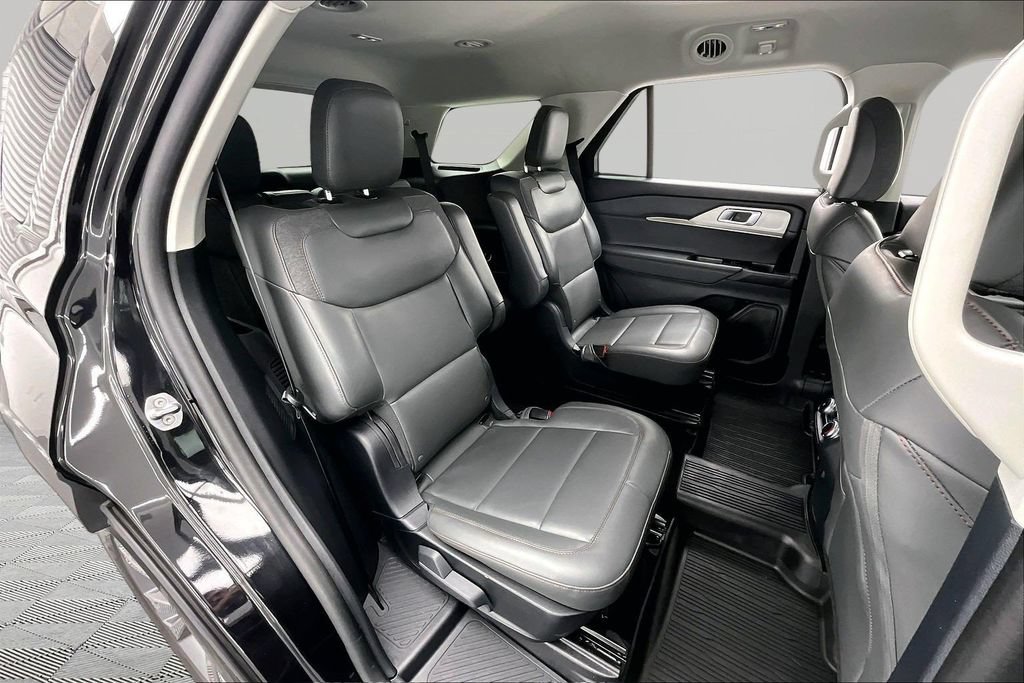 Certified 2025 Ford Explorer Active w/ Active Comfort Package AWD/4WD image 27