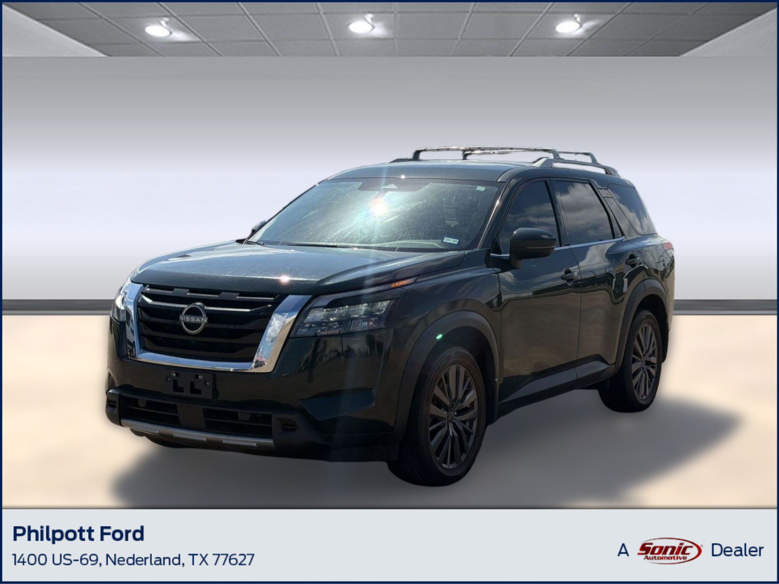 Used 2024 Nissan Pathfinder SL FWD image 1