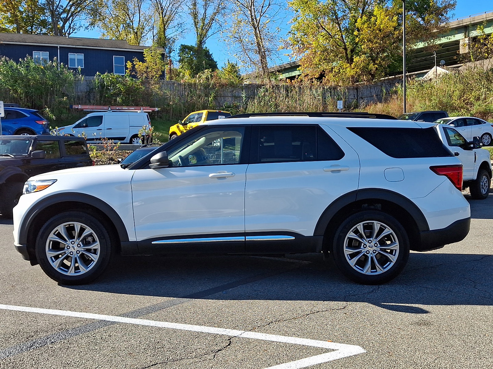 Certified 2023 Ford Explorer XLT w/ Equipment Group 202A image 3