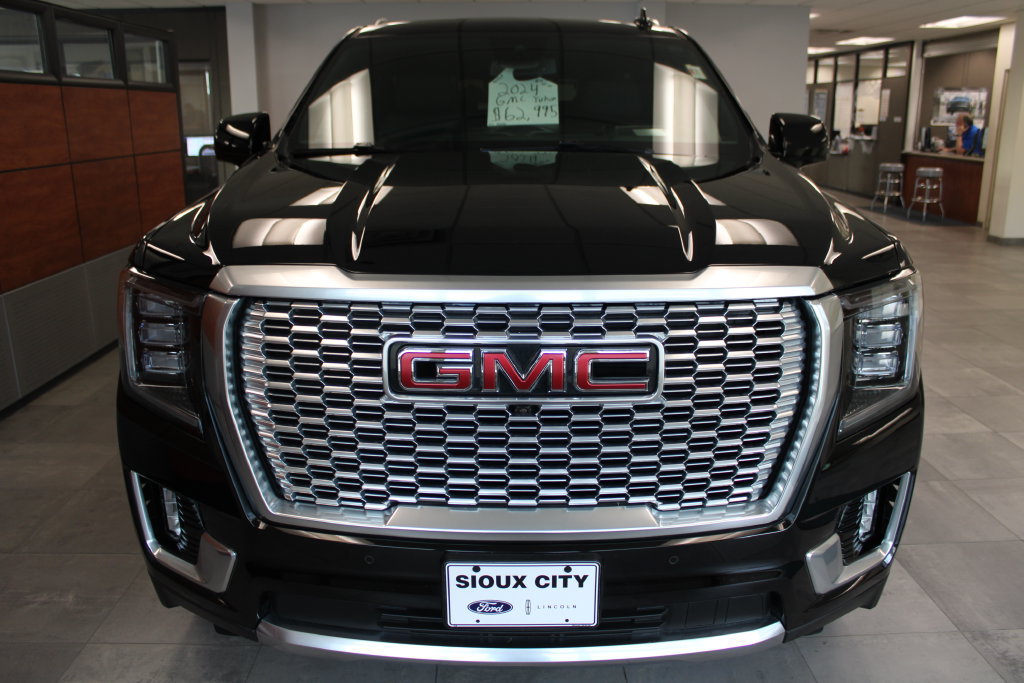 Used 2024 GMC Yukon Denali AWD/4WD image 2
