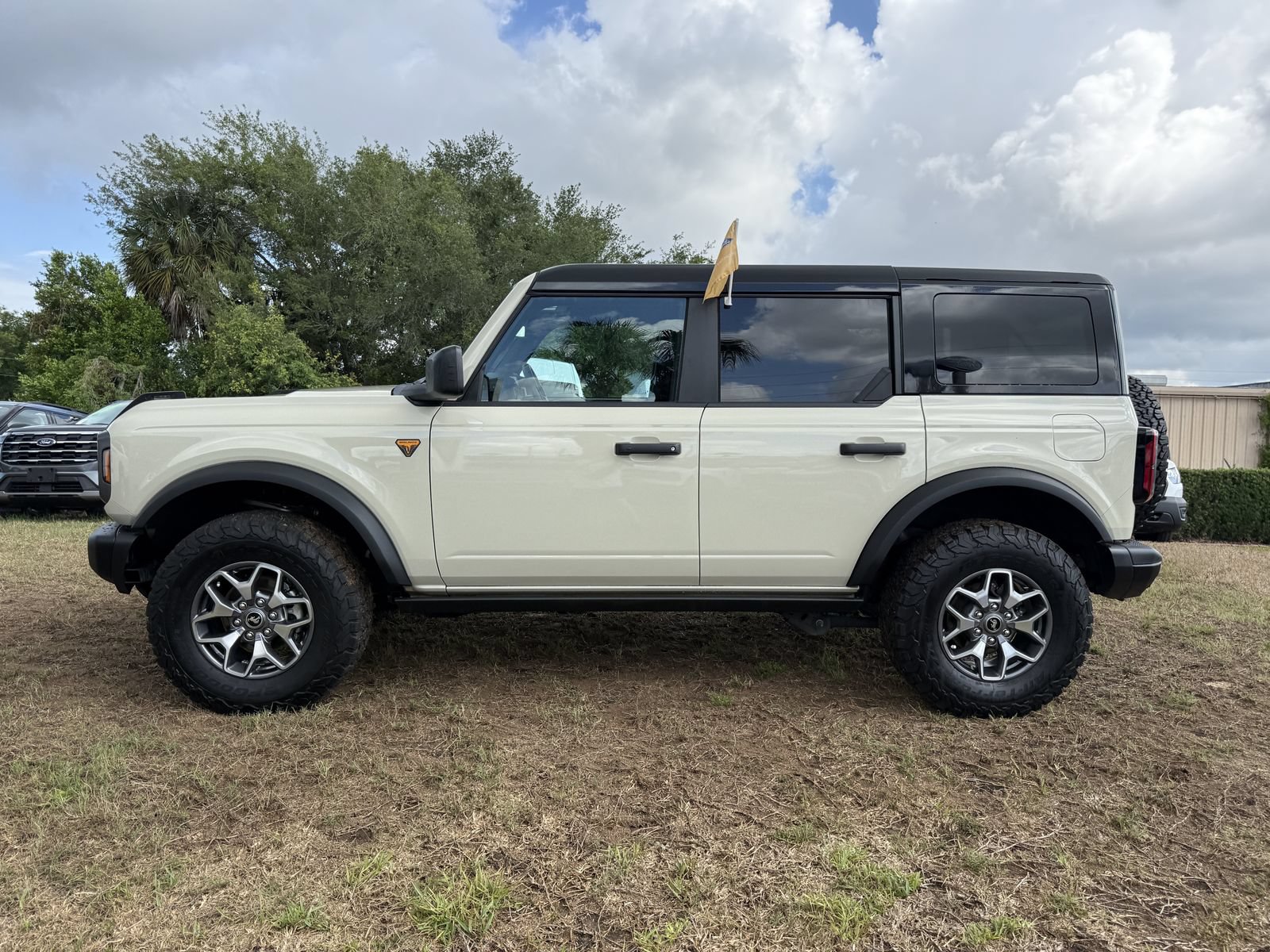 Certified 2025 Ford Bronco Badlands AWD/4WD image 8
