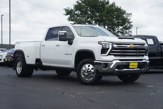Used 2024 Chevrolet Silverado 3500 LTZ w/ LTZ Convenience Package AWD/4WD image 2