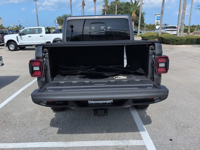 Used 2020 Jeep Gladiator Overland AWD/4WD image 12