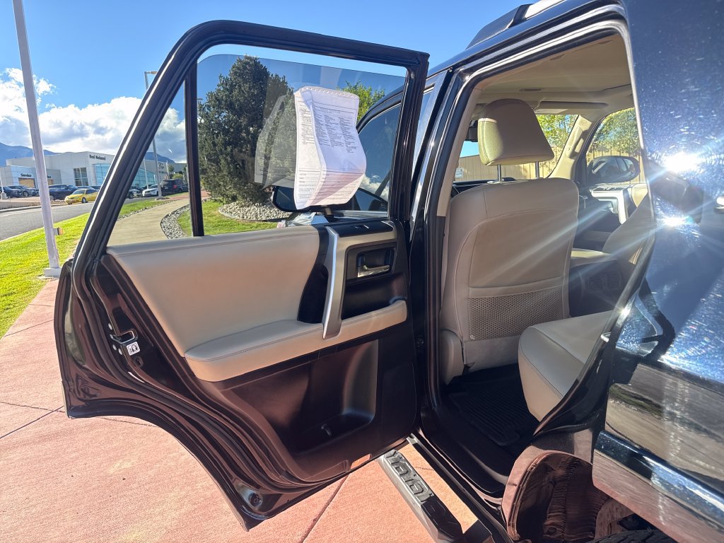 Used 2022 Toyota 4Runner SR5 Premium w/ Moonroof Package AWD/4WD image 21