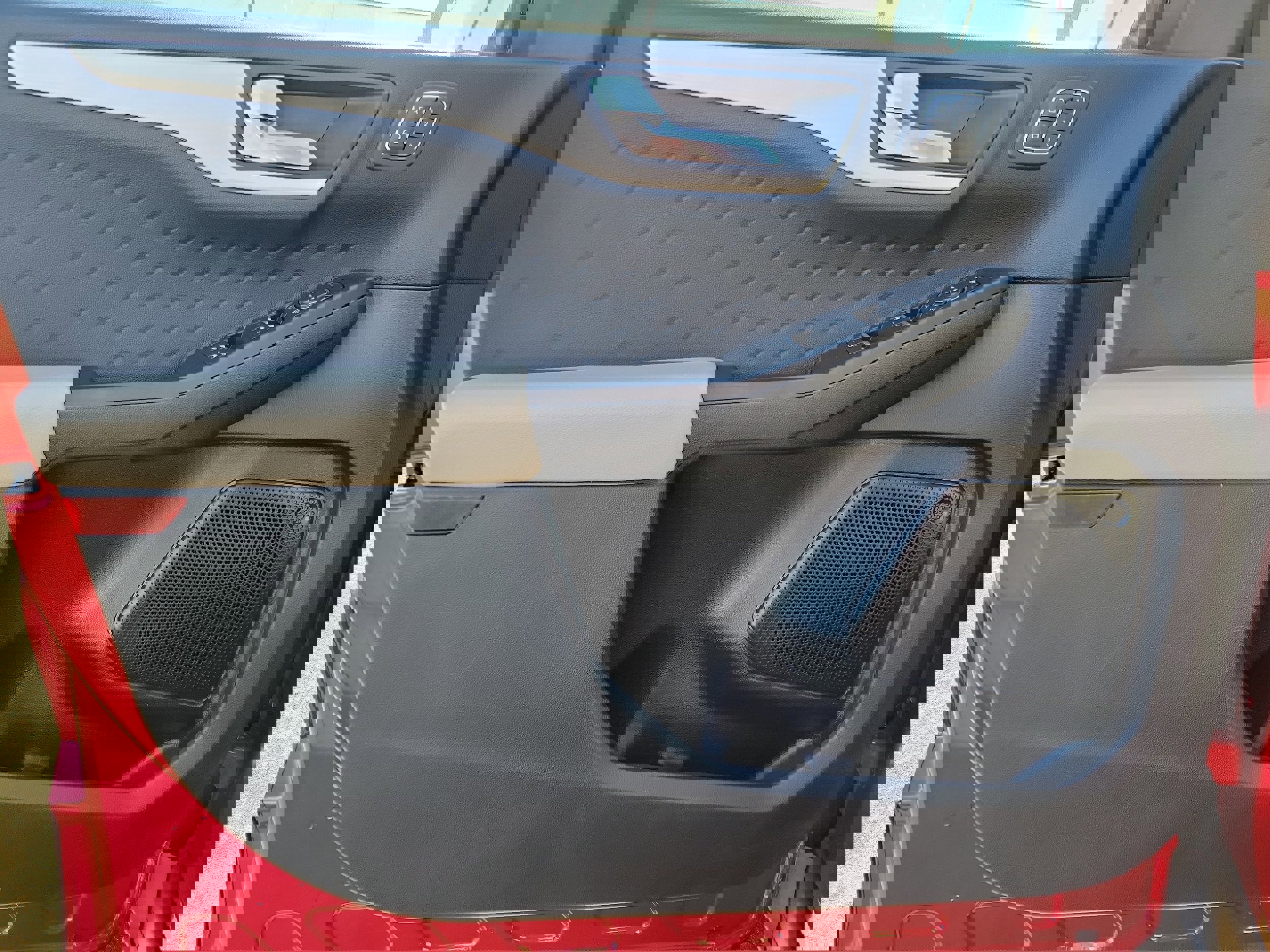 Certified 2020 Ford Escape SEL image 18