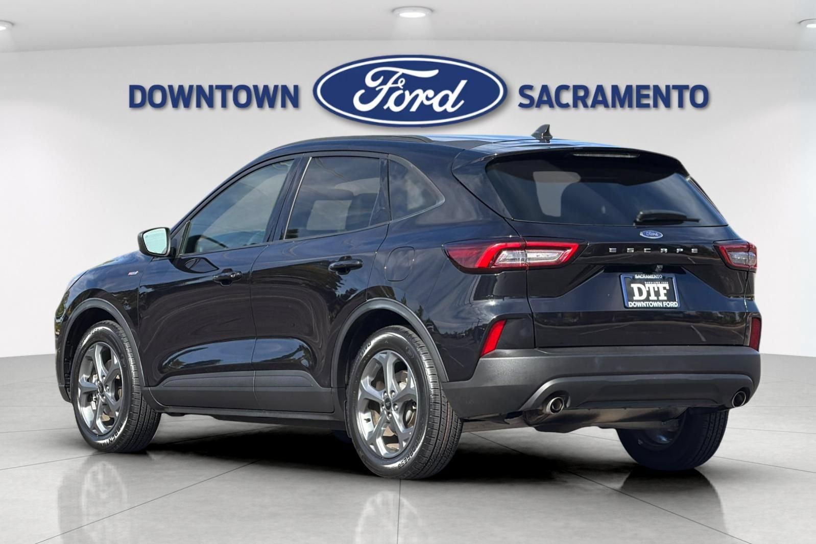 Certified 2025 Ford Escape ST-Line FWD image 8