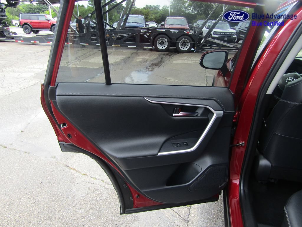Used 2022 Toyota RAV4 Limited AWD/4WD image 29