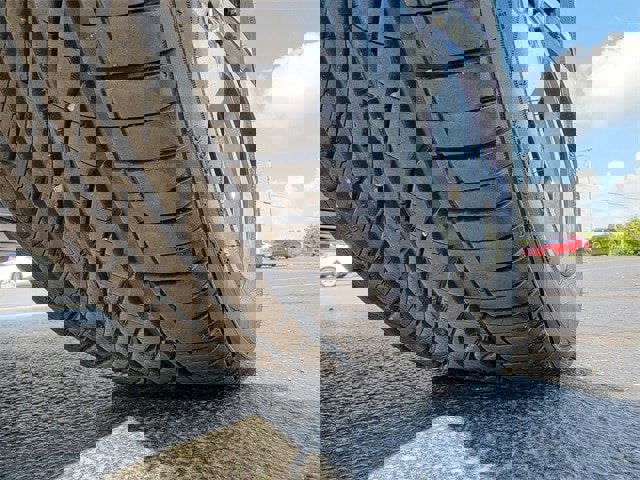 Used 2023 Volvo XC40 B5 Ultimate w/ Protection Package Premier image 18