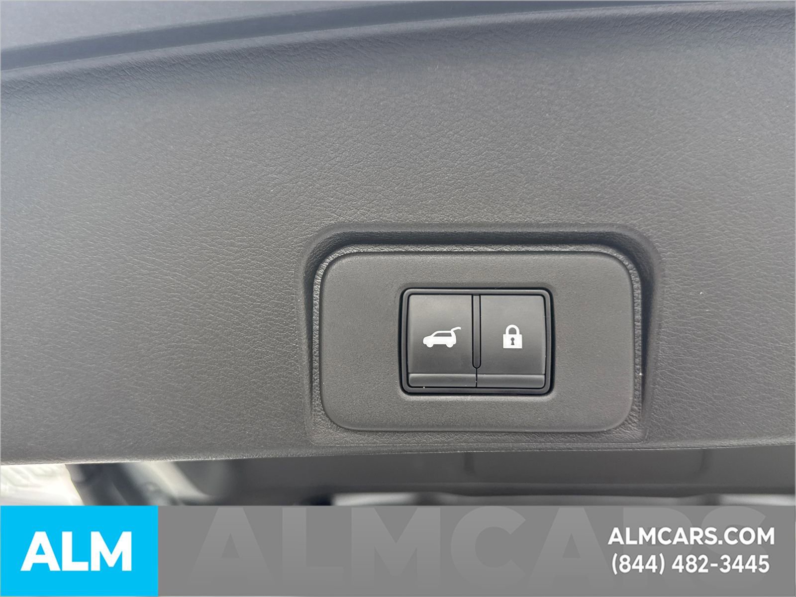 Used 2025 Nissan Rogue SV FWD image 23