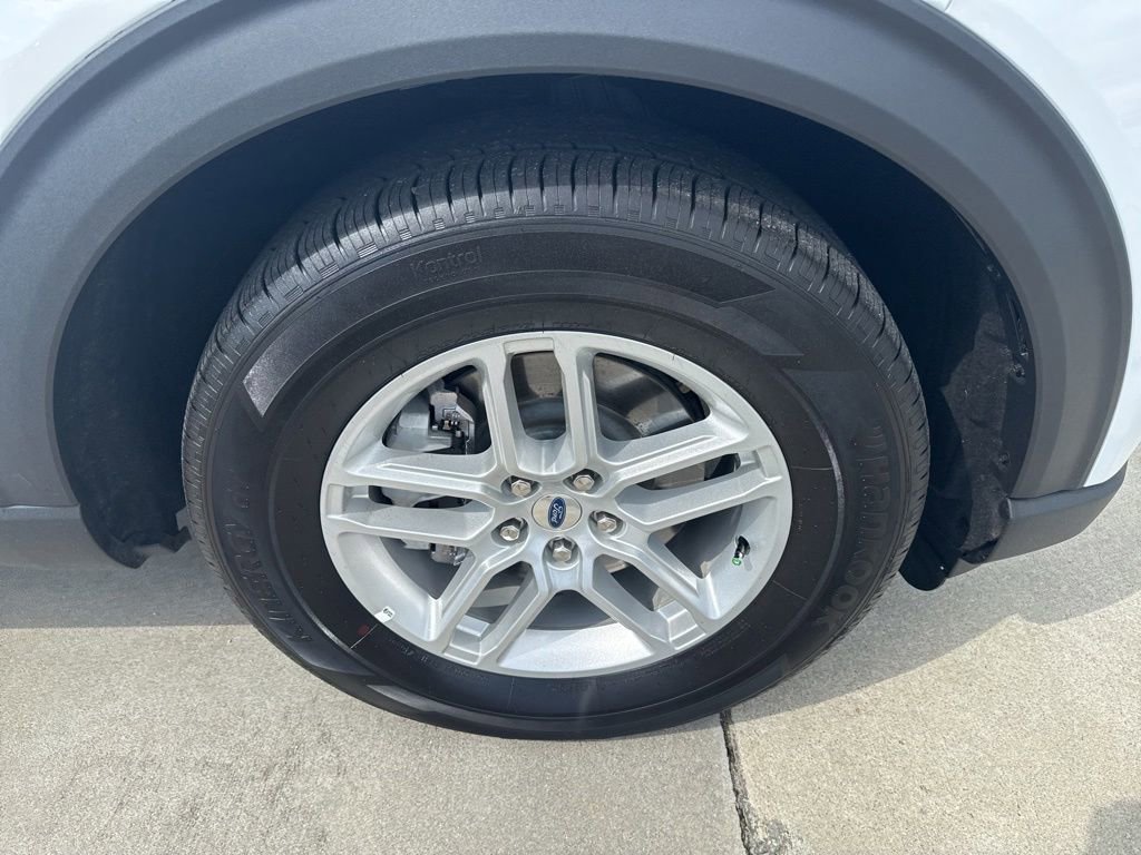 Certified 2026 Ford Explorer Active w/ Active Comfort Package RWD image 7