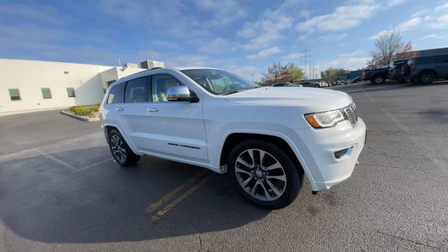 Used 2018 Jeep Grand Cherokee Overland AWD/4WD image 2