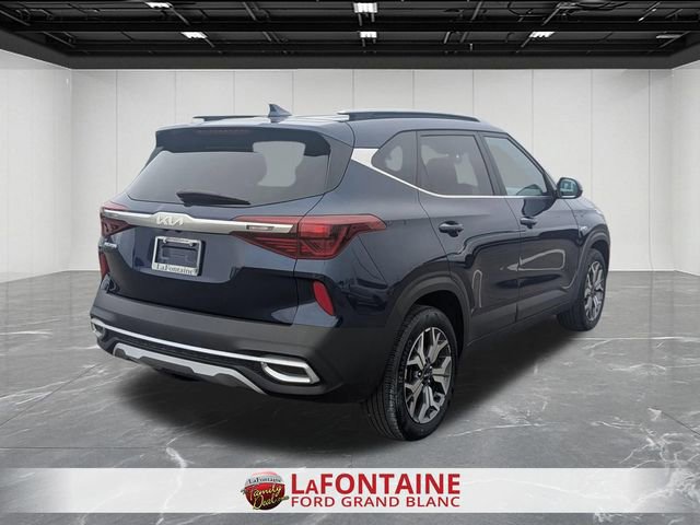 Used 2023 Kia Seltos EX image 4