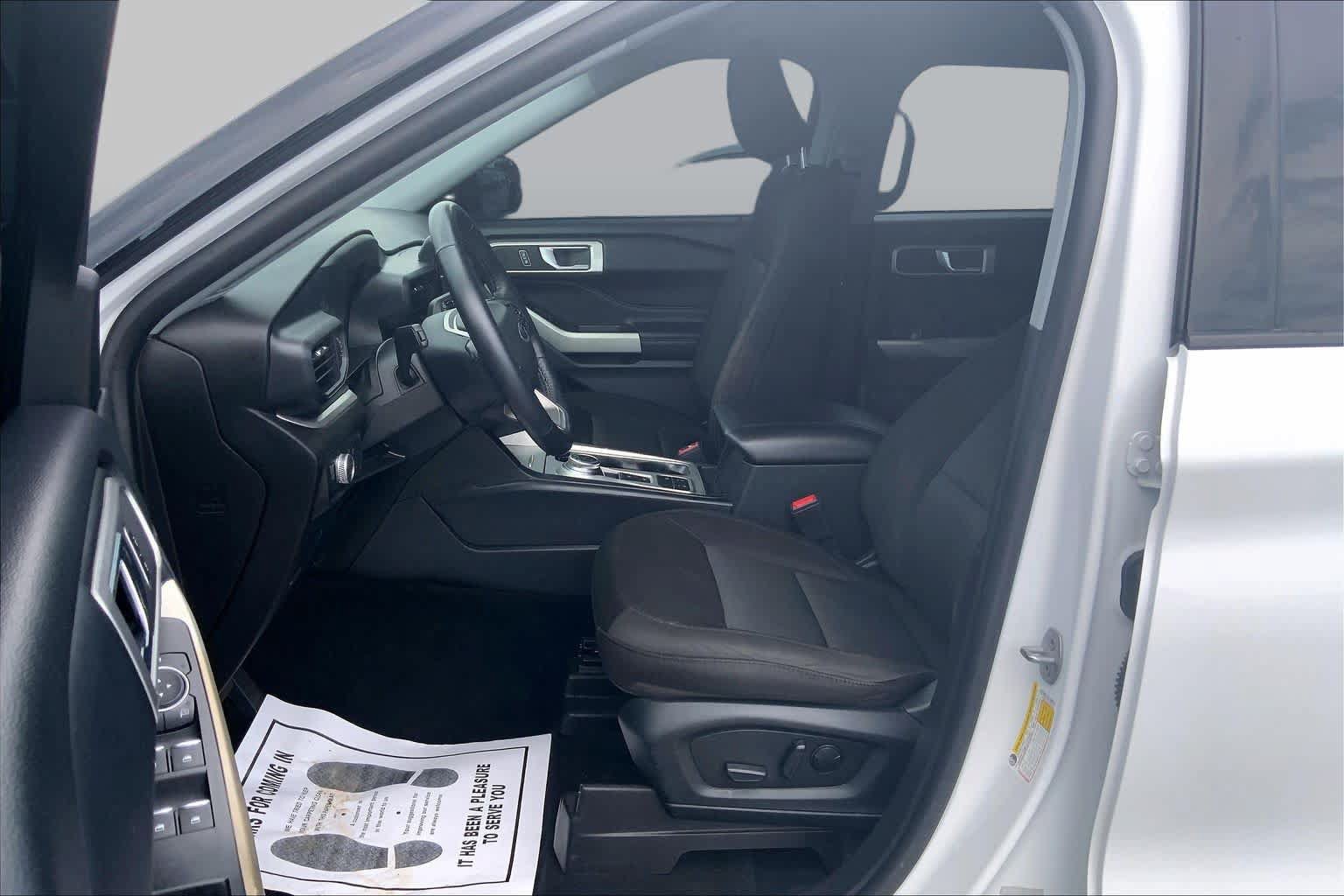 Certified 2022 Ford Explorer XLT RWD image 8