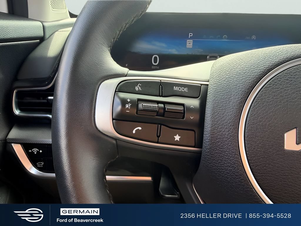 Used 2025 Kia Sportage SX AWD/4WD image 25