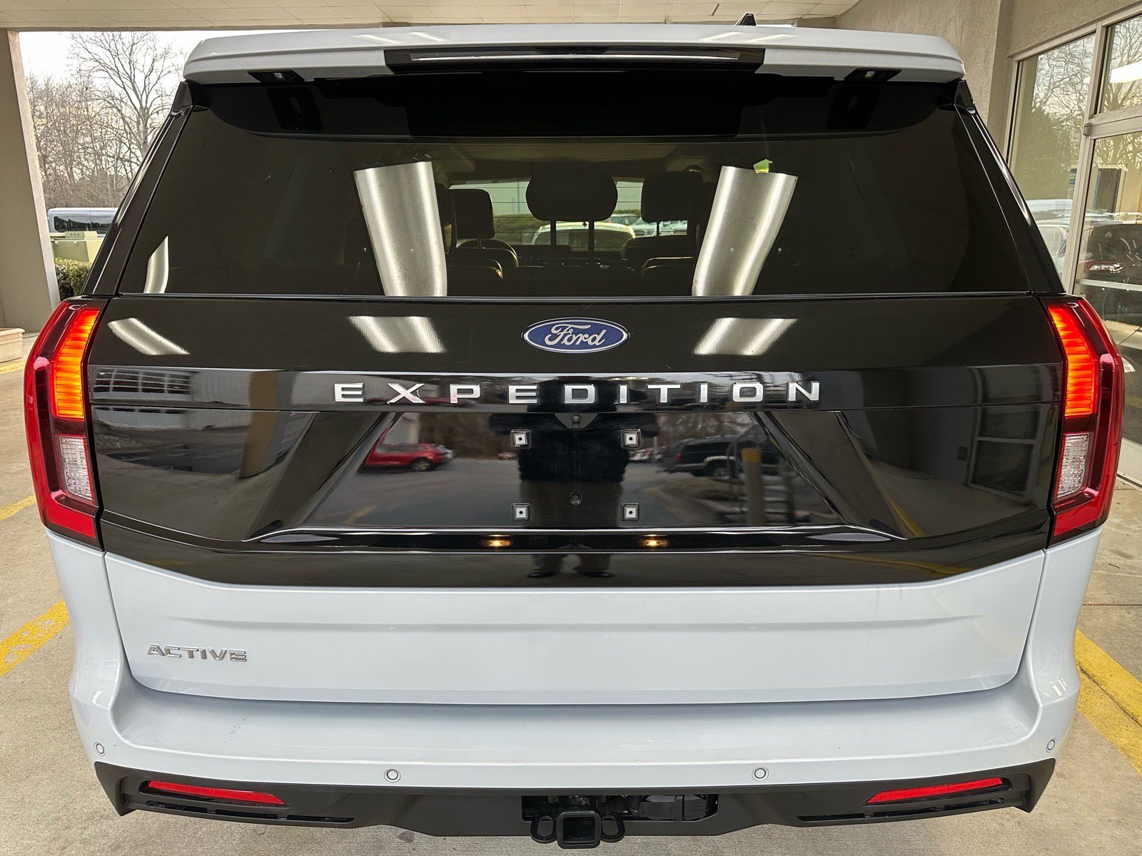 Certified 2025 Ford Expedition Active image 5