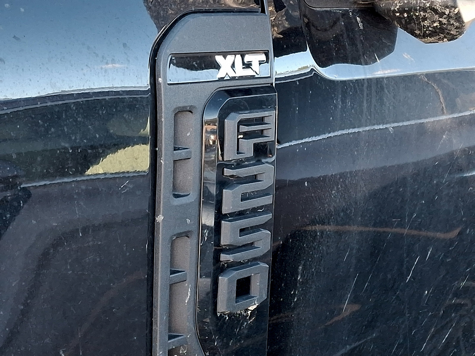 Certified 2023 Ford F250 XLT w/ Black Appearance Package image 4