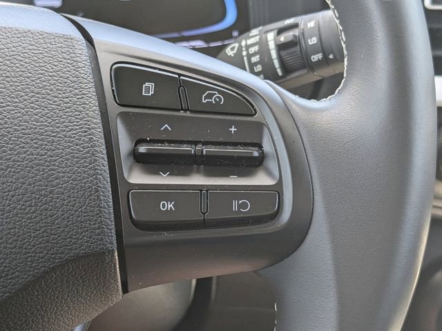 Used 2024 Hyundai Venue Limited FWD image 25
