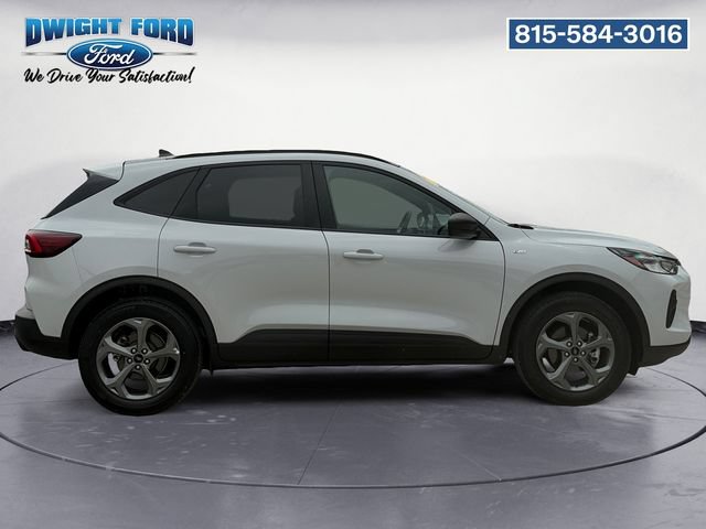 Certified 2025 Ford Escape ST-Line w/ Tech Pack #1 AWD/4WD image 6