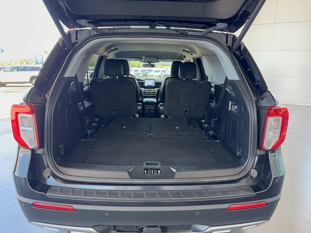 Certified 2022 Ford Explorer XLT w/ Equipment Group 202A RWD image 8