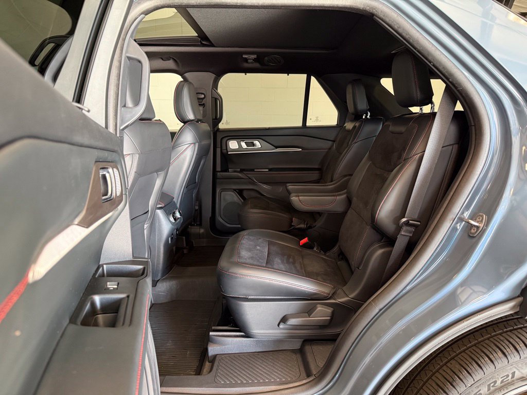 Certified 2025 Ford Explorer ST AWD/4WD image 17