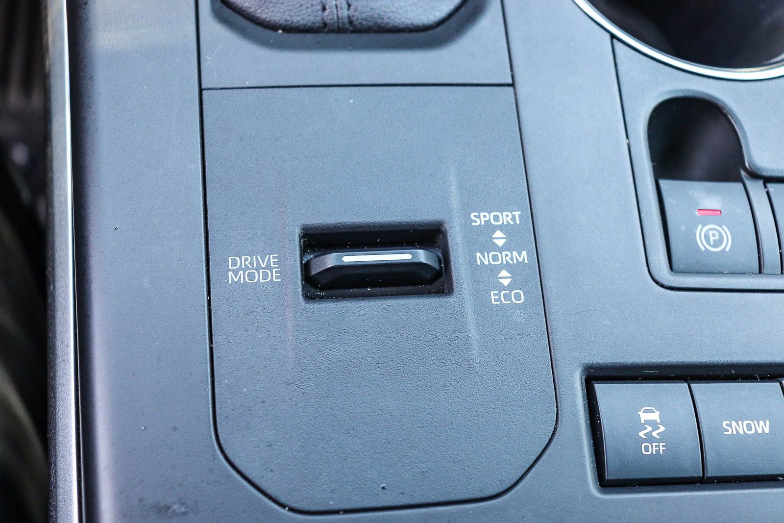 Used 2021 Toyota Highlander XSE image 25