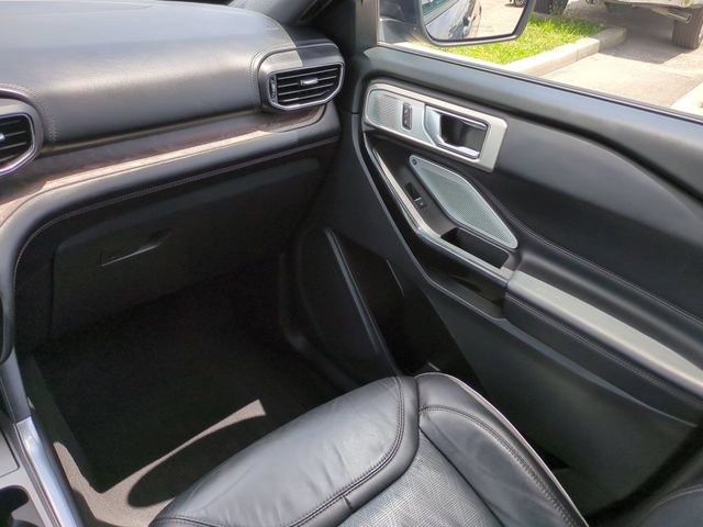 Certified 2023 Ford Explorer Platinum w/ Technology Package AWD/4WD image 17