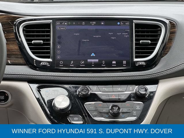 Used 2023 Chrysler Pacifica Limited FWD image 12