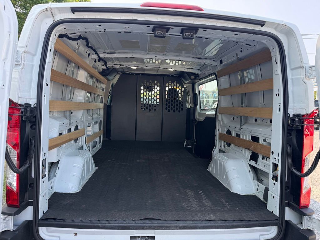 Certified 2025 Ford Transit 250 Low Roof w/ Exterior Upgrade Package RWD image 4