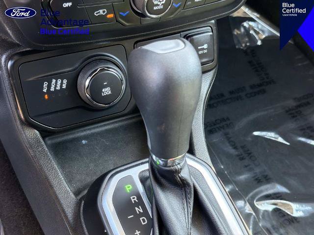 Used 2023 Jeep Renegade Latitude AWD/4WD image 30