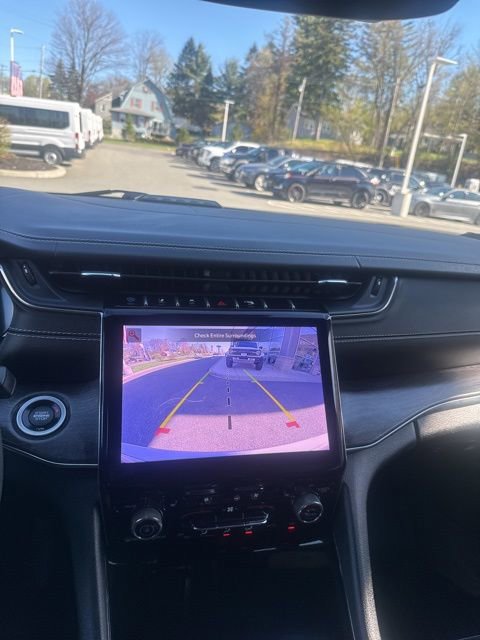 Used 2023 Jeep Grand Cherokee Overland AWD/4WD image 31